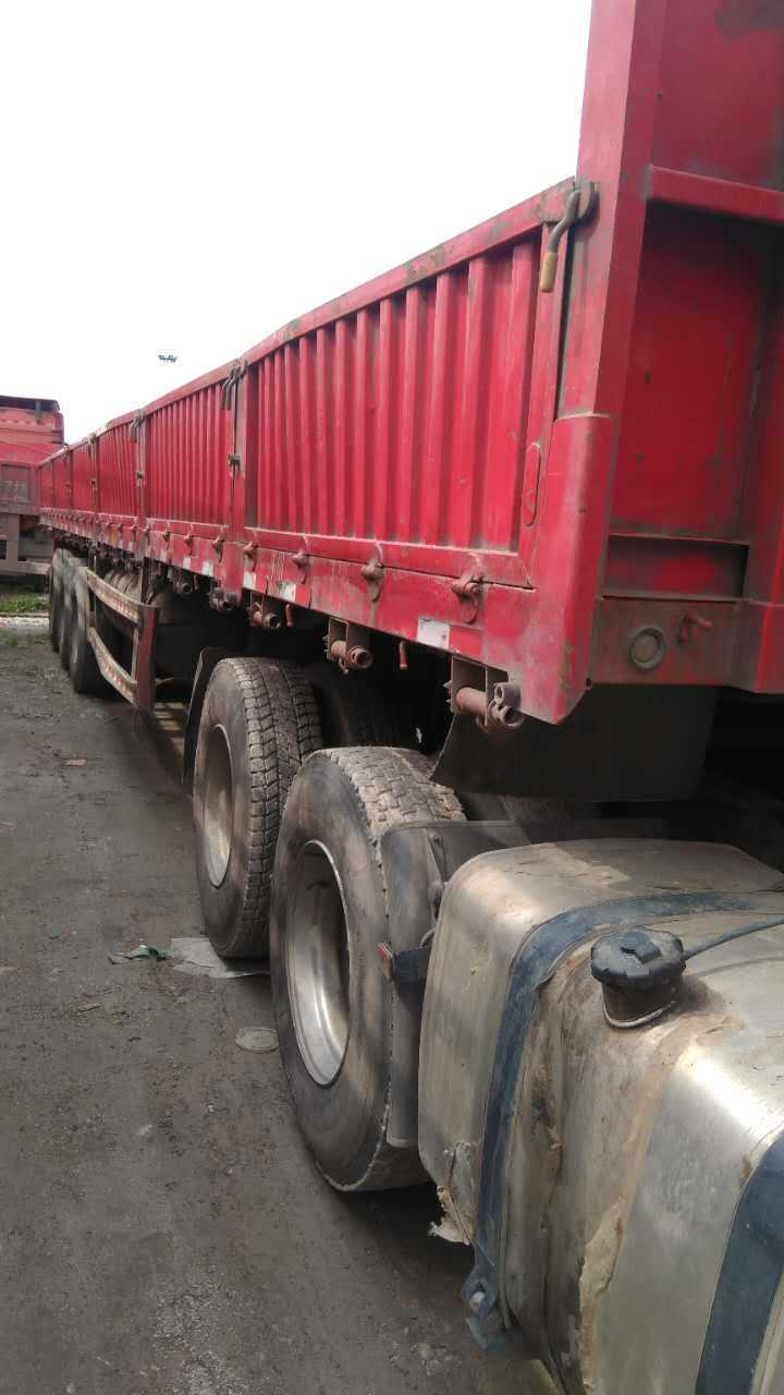 平板半掛車 平板后翻半掛車 *后六貨車供應(yīng)商 掛車廠家