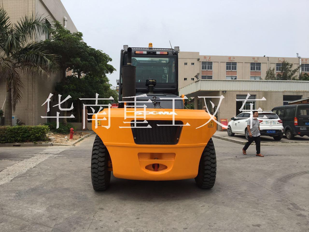 福建華南重工重型12噸叉車性能價(jià)格