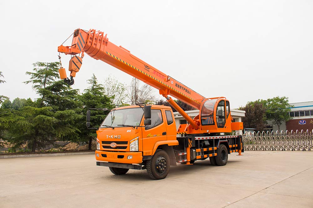 12T吊車 山東小型吊車 汽車底盤 12T吊車山東小型吊車汽車底盤吊 山東小型吊車12T吊車汽車底盤吊