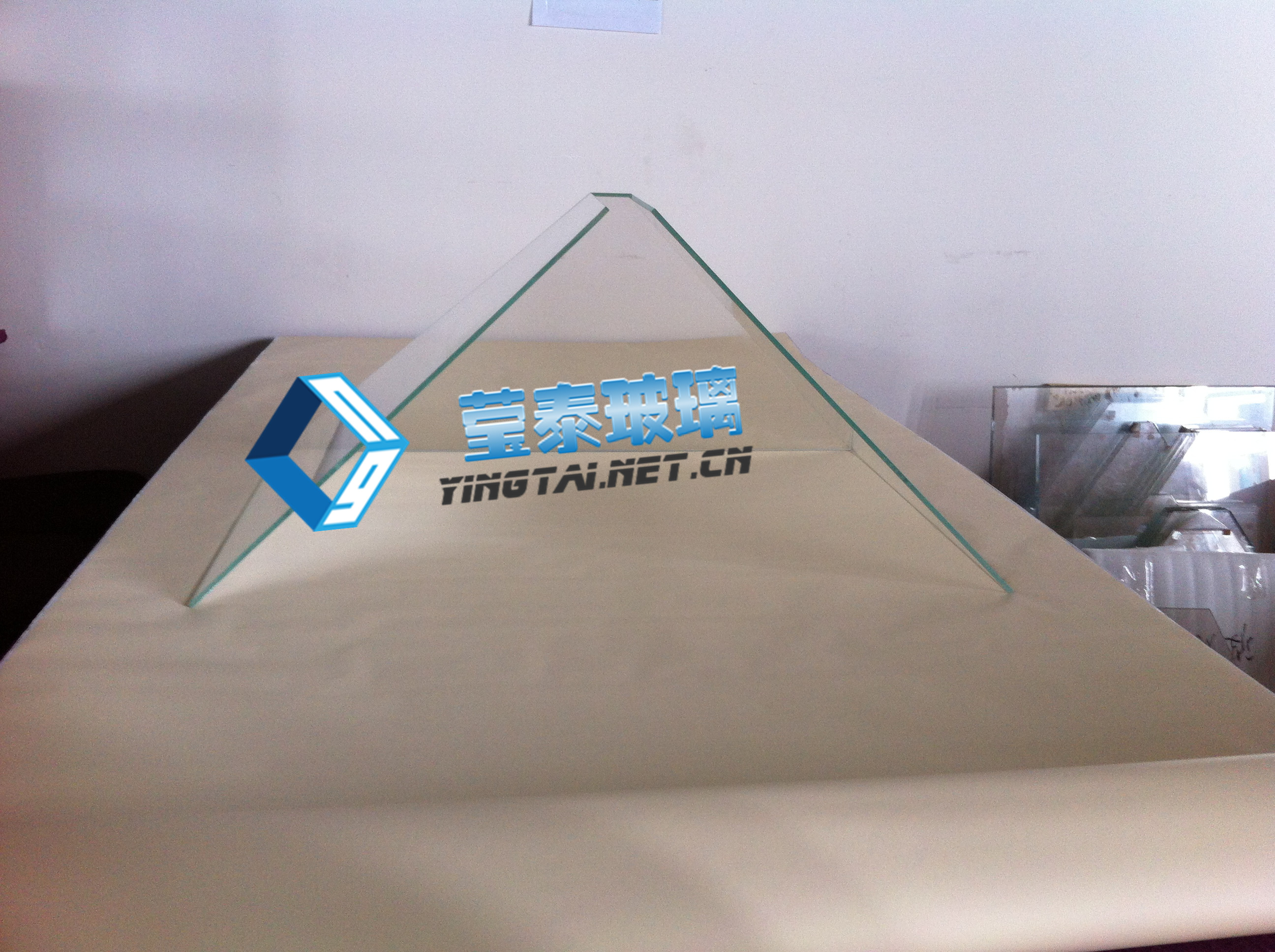 珠寶全息展示玻璃學校全息鍍膜玻璃，銀行全息投影玻璃加工定制 珠寶全息展示玻璃學校全息鍍膜玻璃