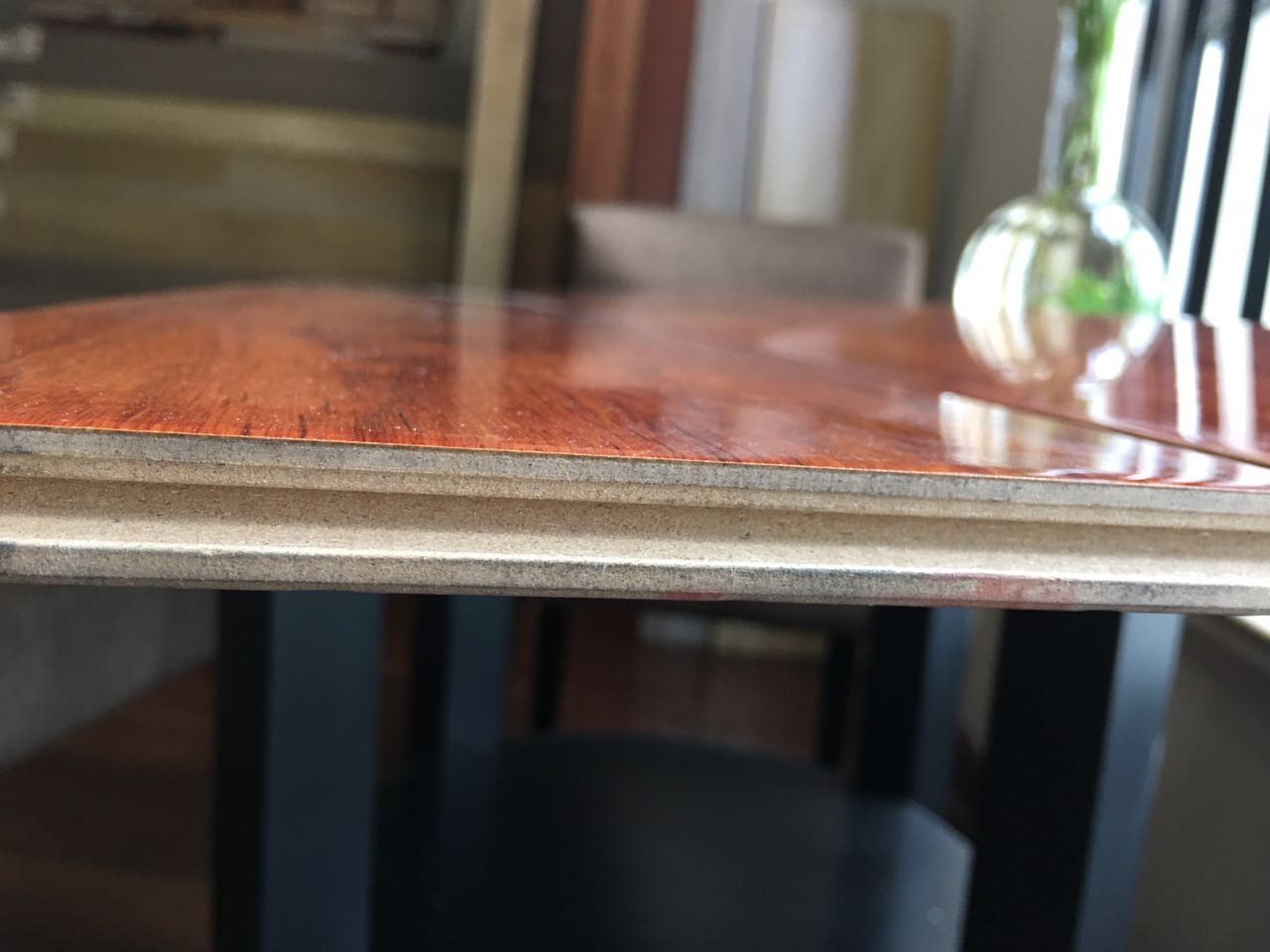 復(fù)合強(qiáng)化地板