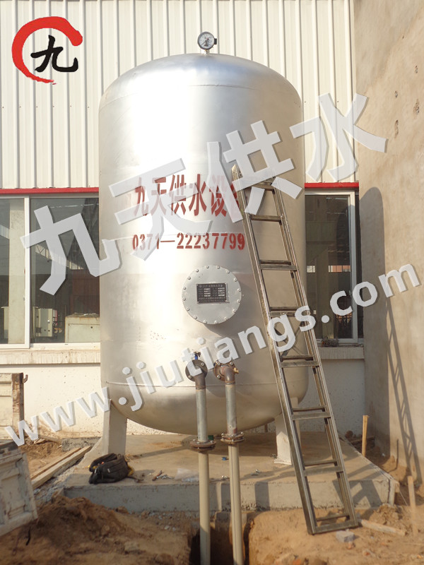 10噸立式無塔供水設(shè)備  開封無塔供水設(shè)備   無塔供水設(shè)備    壓力罐