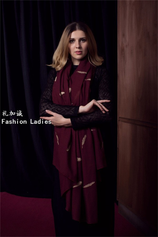 圖案品牌女裝折扣批發(fā)，圖案品牌女裝庫存批發(fā)，圖案品牌折扣店