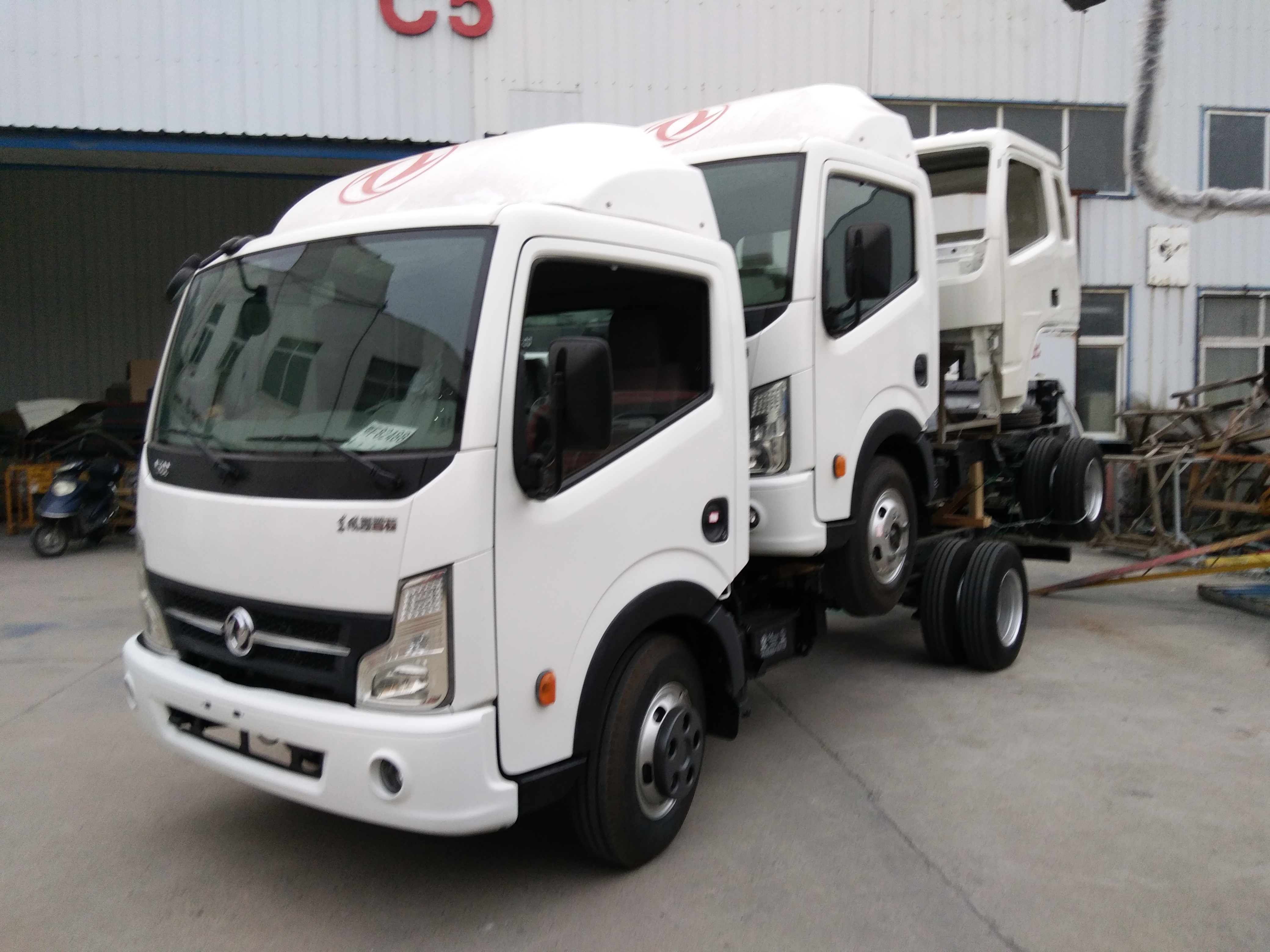 珠光鉬紅東風(fēng)凱普特駕駛室總成車架