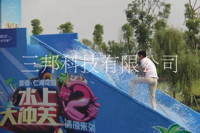 游樂項目必選的水上沖關賽道設備價格合理水上項目