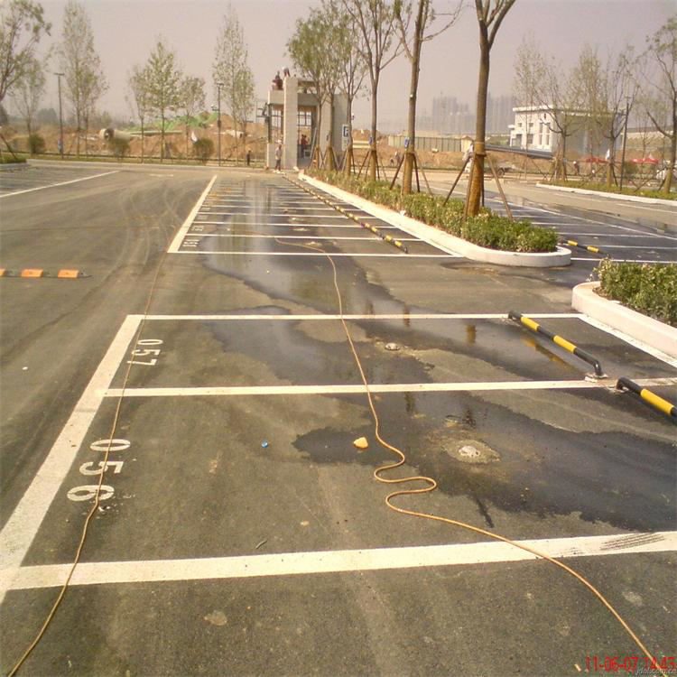 廣州道路劃線小區(qū)劃線亞興交通設(shè)施