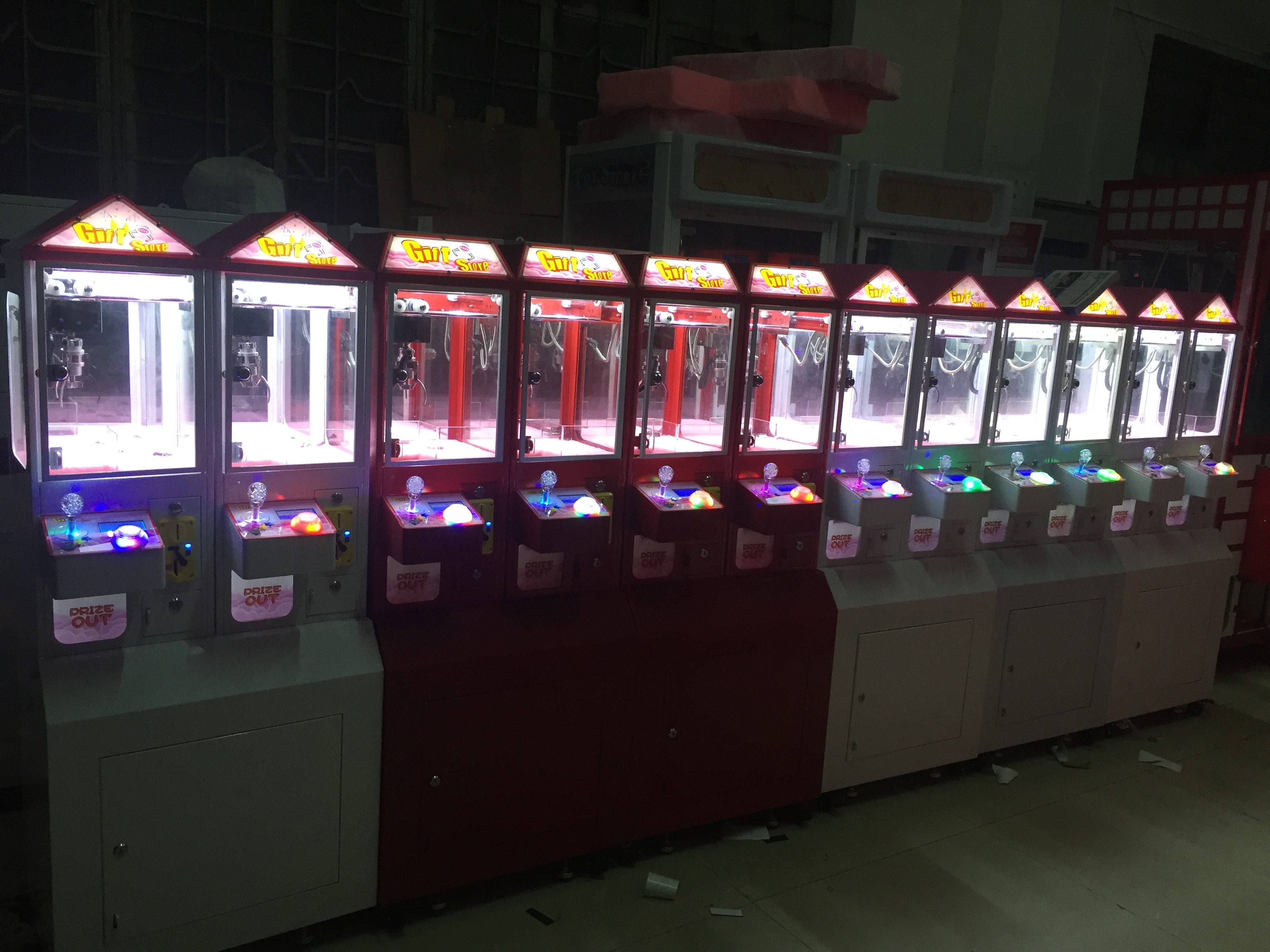 雙人迷你娃娃機(jī)*娃娃機(jī)昌盛豪華版夾公仔禮品抓娃娃機(jī)廠家直銷