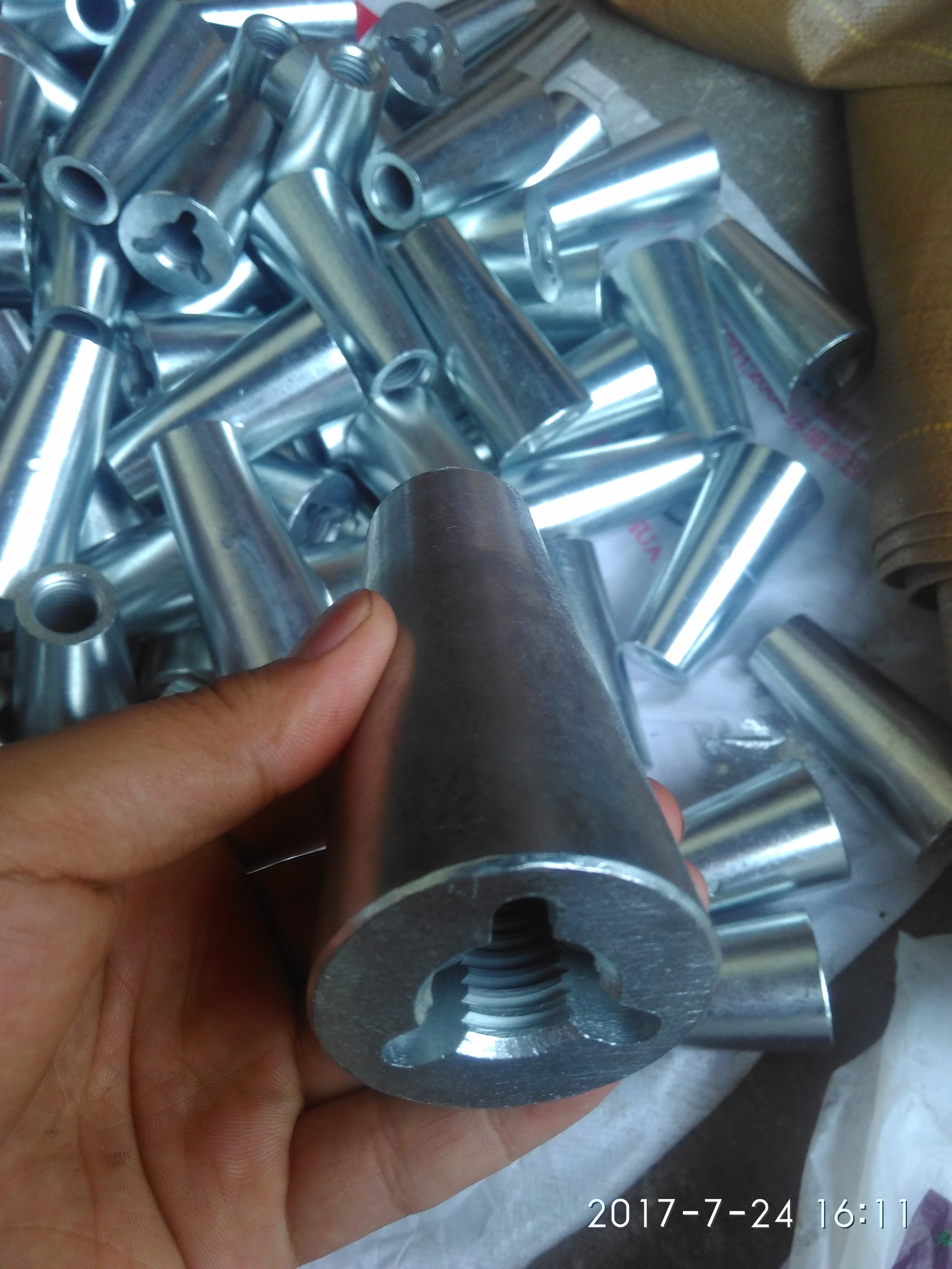 廠家定做 爬錐螺母 可按圖定做  按樣品定做  廠家直 銷  價(jià)格美麗