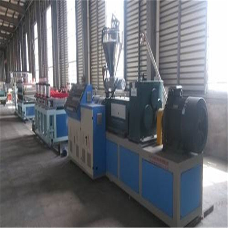 PVC寬幅門板生產(chǎn)線