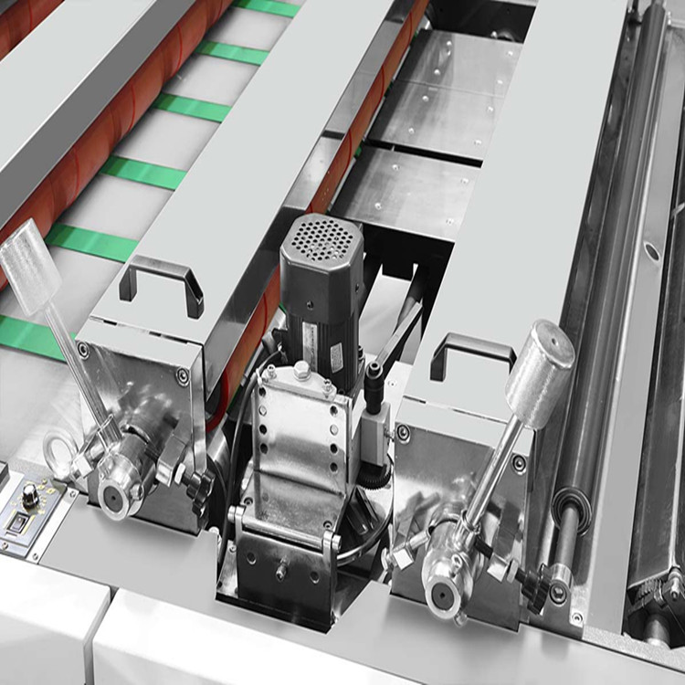 全自動(dòng)立式鏈刀覆膜機(jī)   全自動(dòng)立式鏈刀覆膜機(jī)