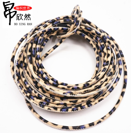 廠家直銷文藝范皮革數(shù)據(jù)線黑白蛇布PU光面豹紋漆皮車縫數(shù)據(jù)線材