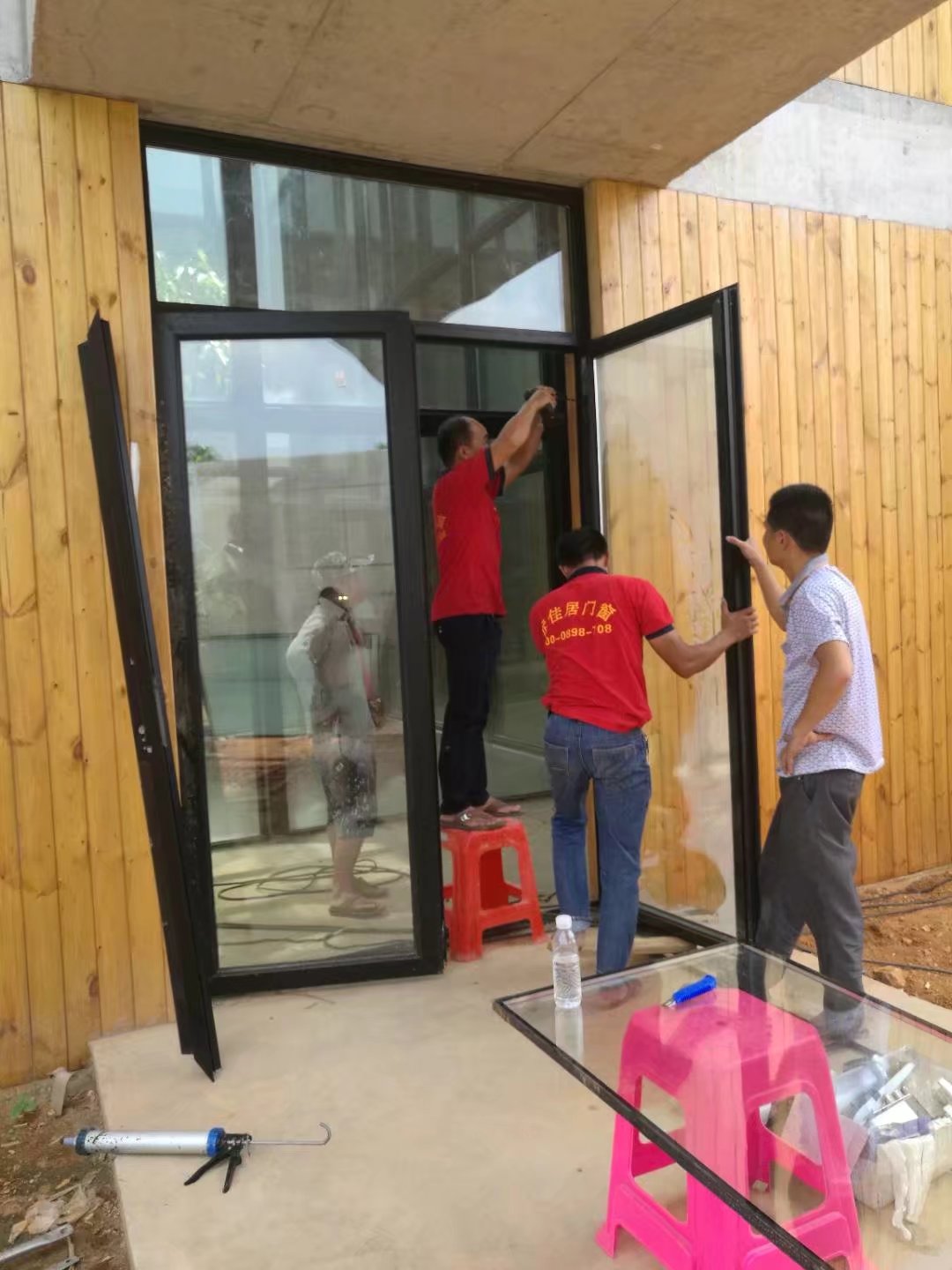 海南鋁合金折疊門(mén)價(jià)格生產(chǎn)廠家批發(fā)供應(yīng)商電話