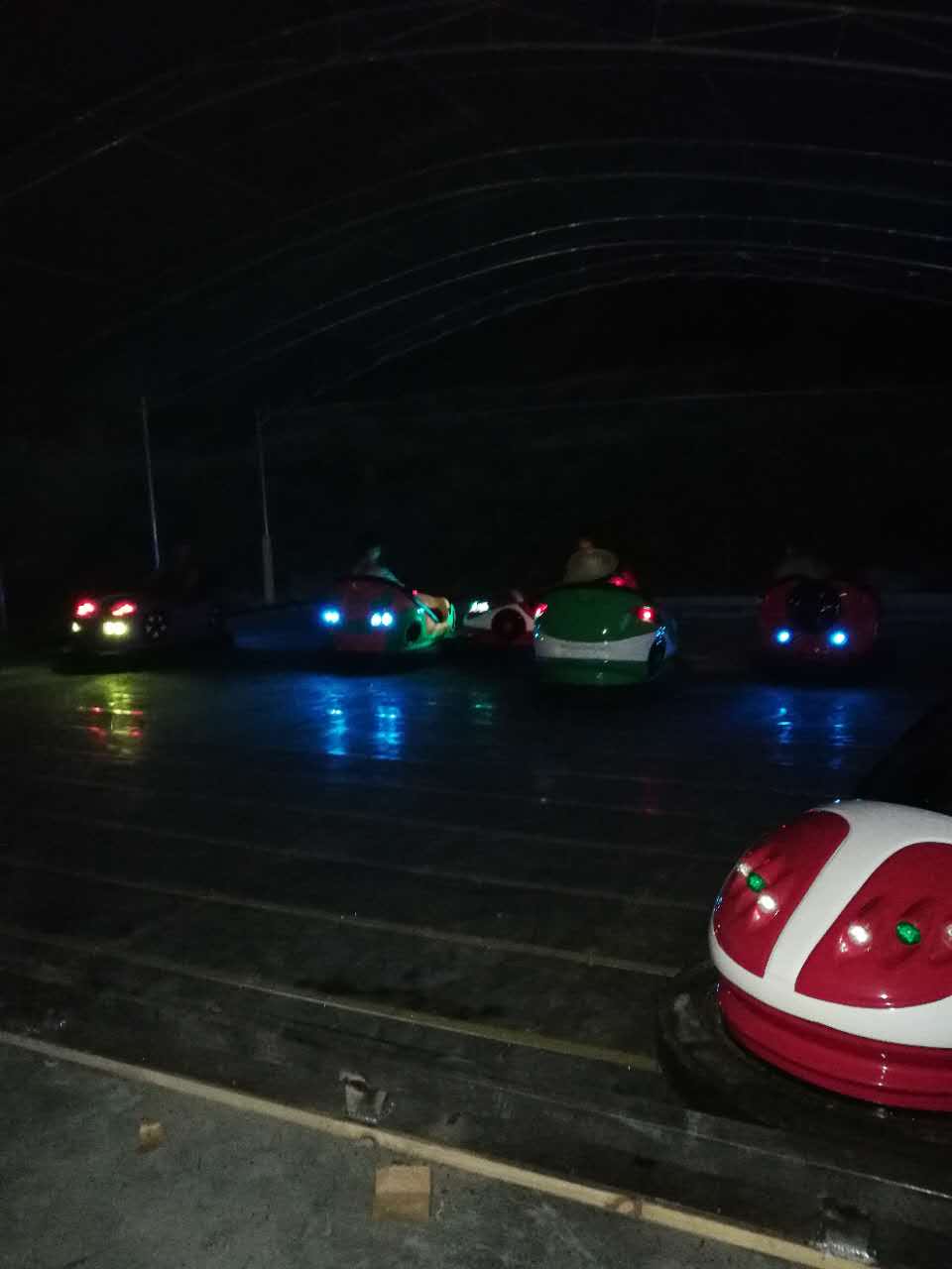 碰碰車 電瓶碰碰車 廣場碰碰車 天地網(wǎng)碰碰車游樂設備