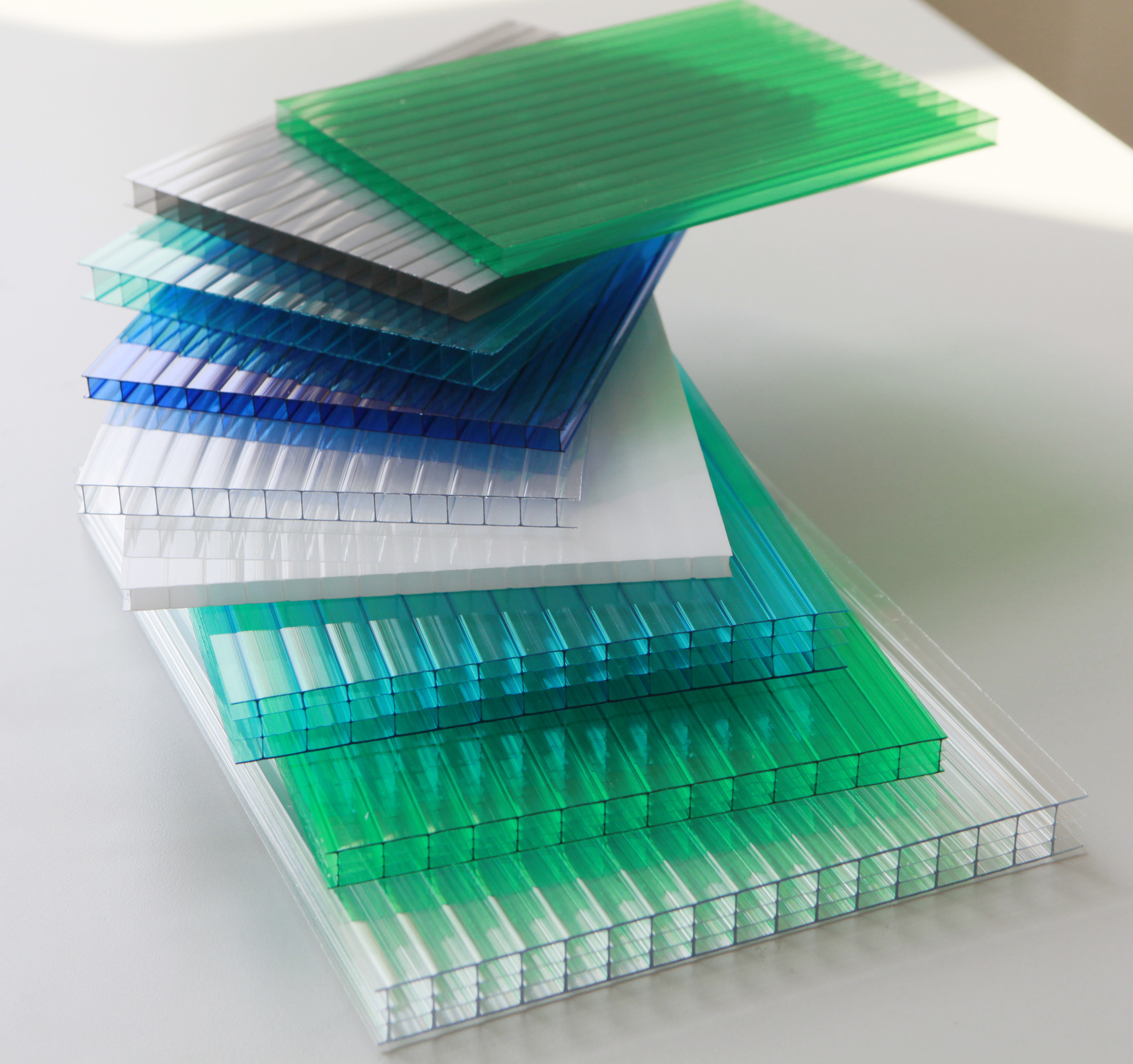 蘭州陽光板廠家供應(yīng)陽光板、耐力板及配件蔬菜大棚陽光板、PC采光瓦