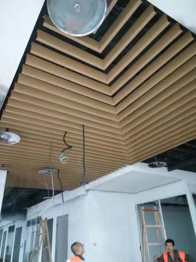 仿木紋鋁合金方通吊頂裝飾材料 50*100 配套龍骨