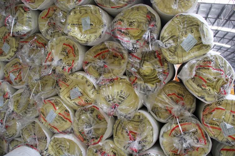 供應(yīng) 玻璃棉氈 離心玻璃棉氈 鋁箔玻璃棉卷氈 廣東華美保溫