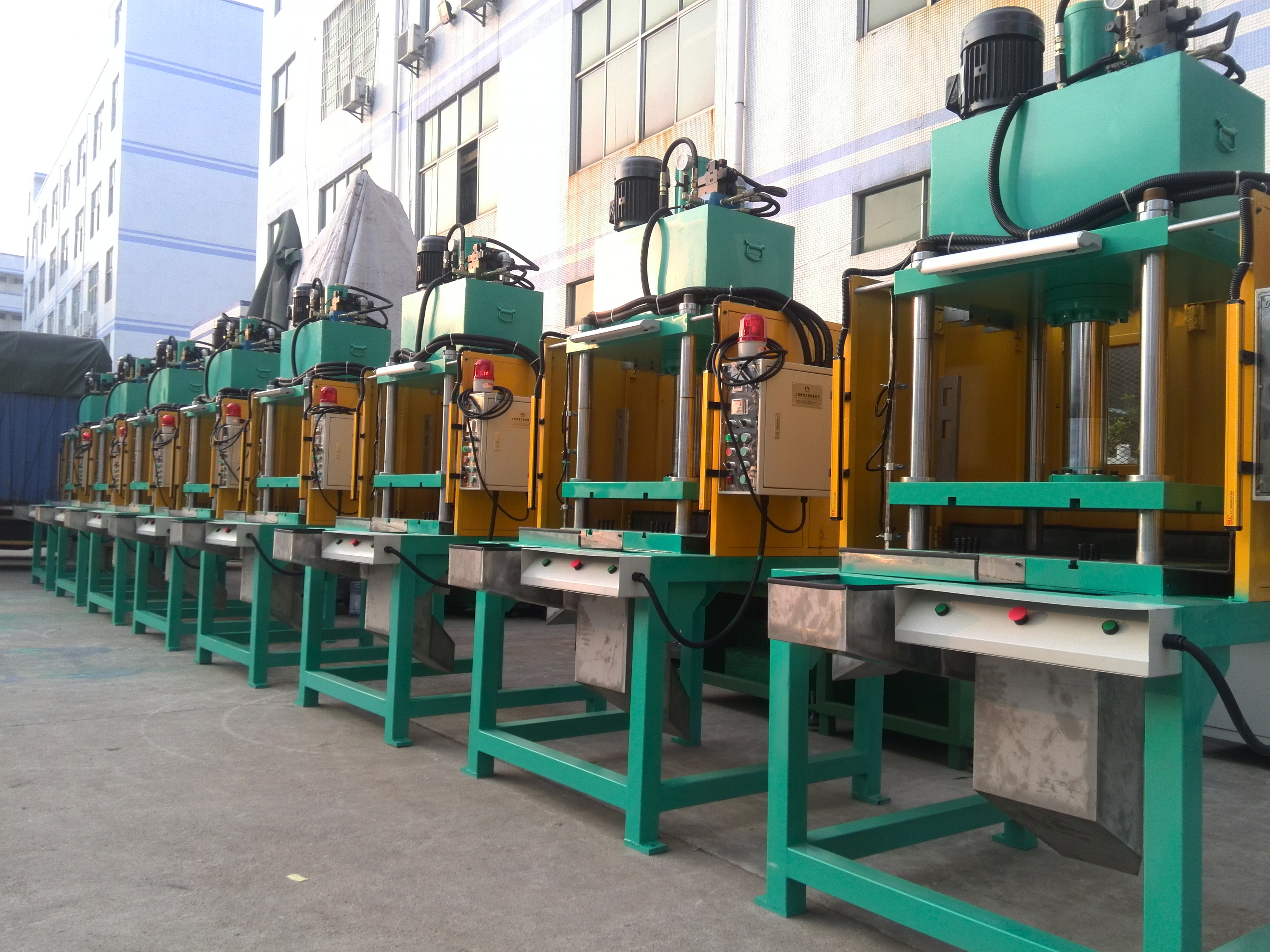 四柱油壓機(jī)切邊機(jī)，壓鑄鋁制品切邊機(jī)