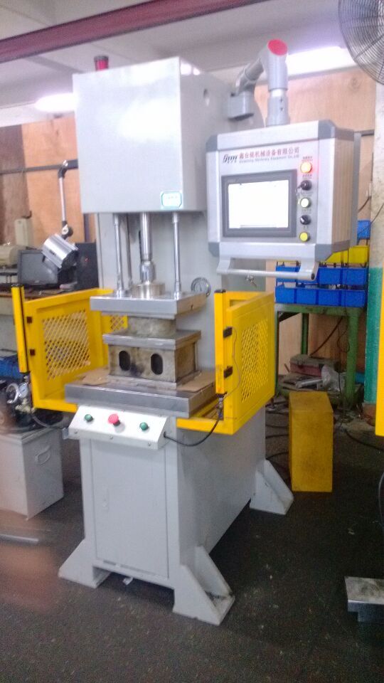 供應(yīng)天津精密數(shù)控油壓機(jī)、軸承壓裝機(jī)、襯套壓裝機(jī)、連桿壓裝機(jī)、