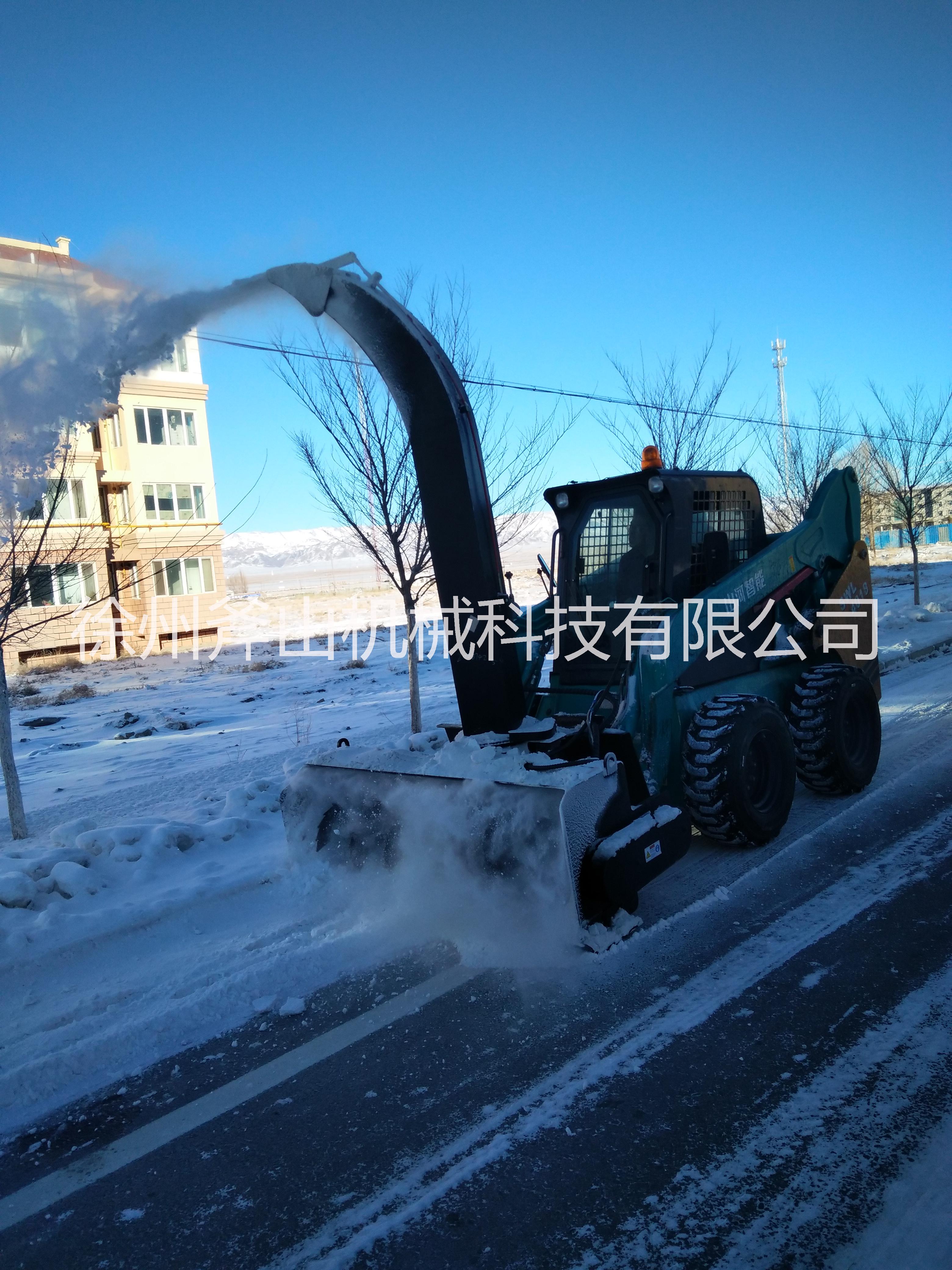 供應(yīng)50裝載機(jī)加裝拋雪機(jī)