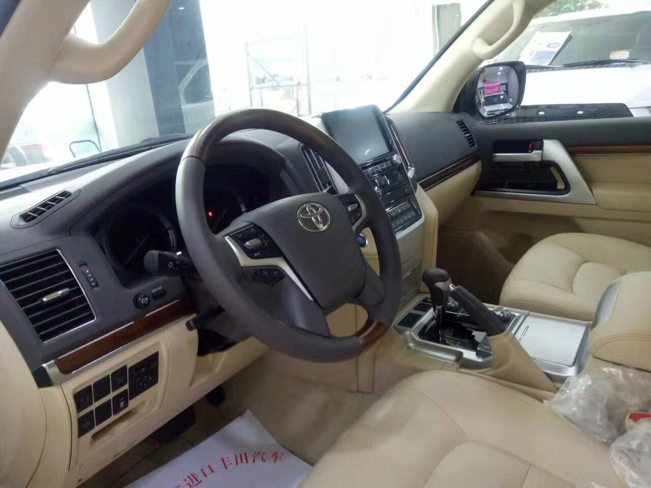 進(jìn)口豐田蘭德酷路澤陸地巡洋艦