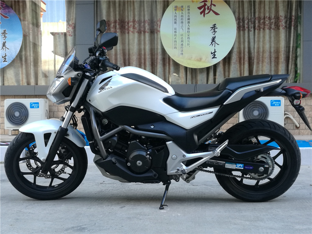 出售13年本田NC700S頂配碣石二手摩托車