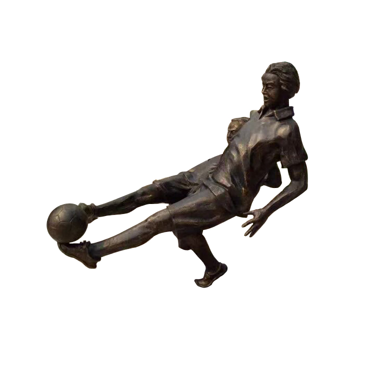玻璃鋼仿銅踢足球雕塑 踢足球人物雕塑擺件 體育館運動場人物雕塑擺件 踢足球人物雕塑價格