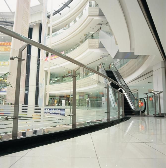 臺(tái)州商場(chǎng)不銹鋼玻璃欄桿立柱，304不銹鋼玻璃護(hù)欄實(shí)心立柱定做案例