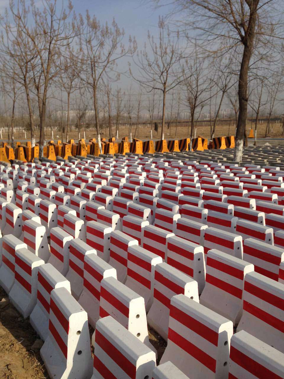 塑料交通警示柱 道路標(biāo)志柱警戒桿 水泥塊水泥隔離塊大門口水泥墩小區(qū)