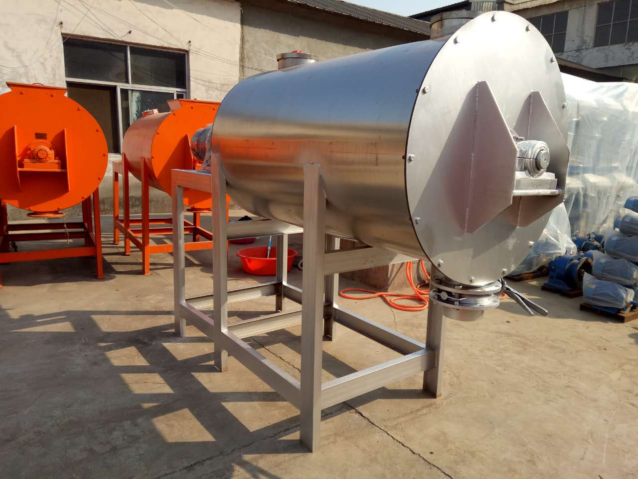 廣東干粉攪拌機 ，臥式干粉攪拌機價格，膩子攪拌機哪家好？哪里有膩子粉攪拌機？膩子粉攪拌機廠家直銷