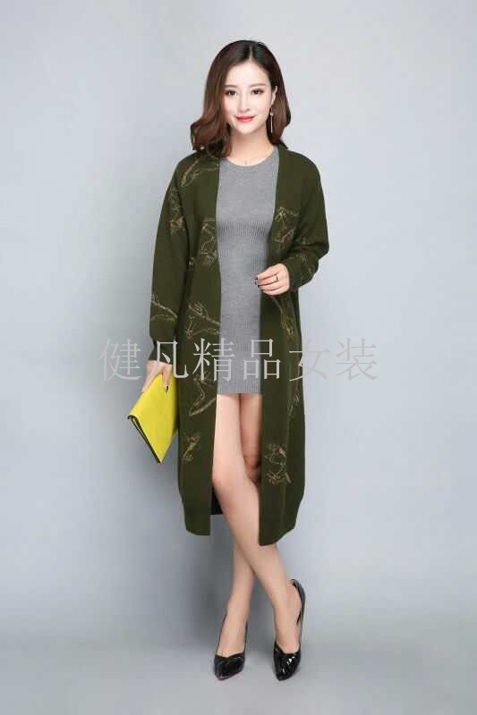廣州健凡品牌折扣女裝*女裝店廣州品牌折扣女裝優(yōu)質(zhì)貨源冬裝羽絨服