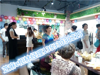 小投資，大收益，就來(lái)加盟芝麻E柜 芝麻e柜