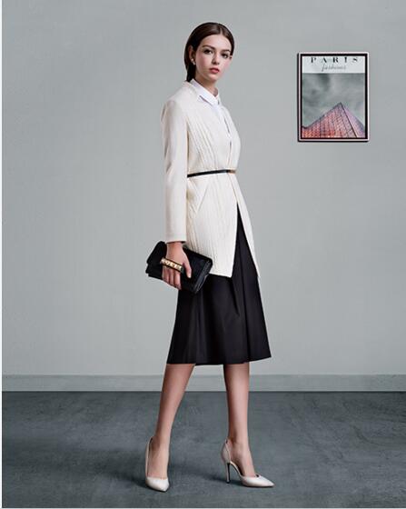 廣州蕾朵品牌女裝秋冬款上新尾貨批發(fā)折扣