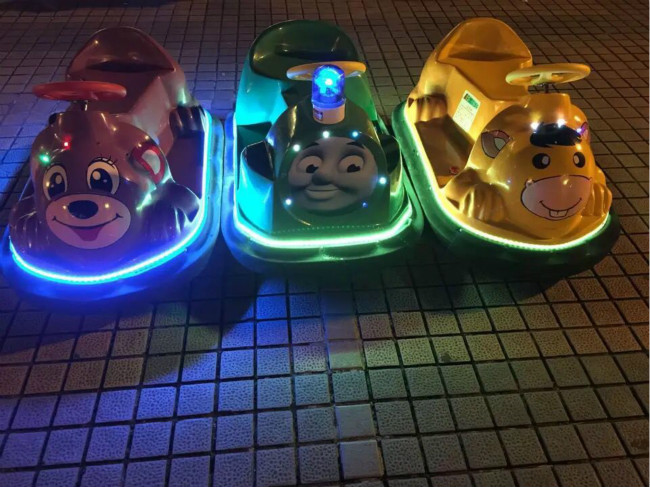 供應(yīng)游樂場新款托馬斯碰碰車 電動小火車 軌道小火車 沙灘摩托車價格 游樂場新款碰碰車,廣場電瓶碰碰車