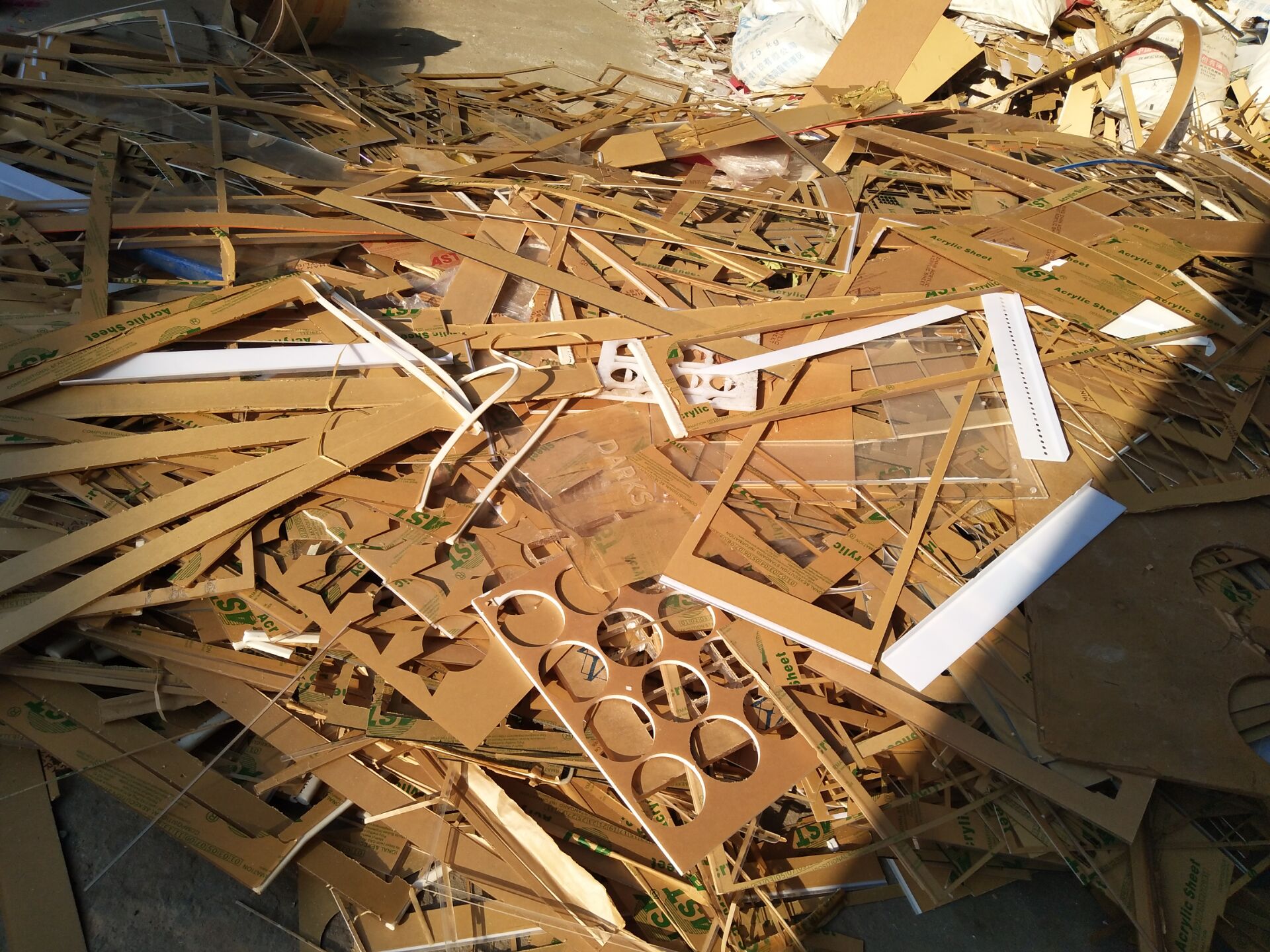 亞克力廢料*回收價(jià)格廢亞克力塑膠