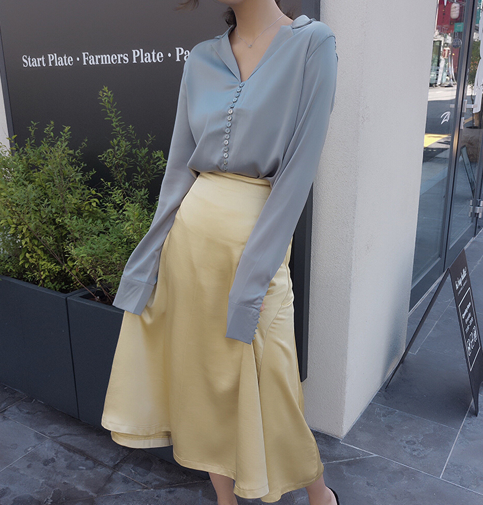 綢緞v領(lǐng)襯衫氣質(zhì)緞面綢緞襯衫V領(lǐng)緞面長(zhǎng)袖百搭寬松