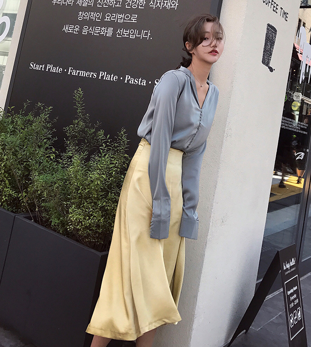 綢緞v領(lǐng)襯衫氣質(zhì)緞面綢緞襯衫V領(lǐng)緞面長(zhǎng)袖百搭寬松