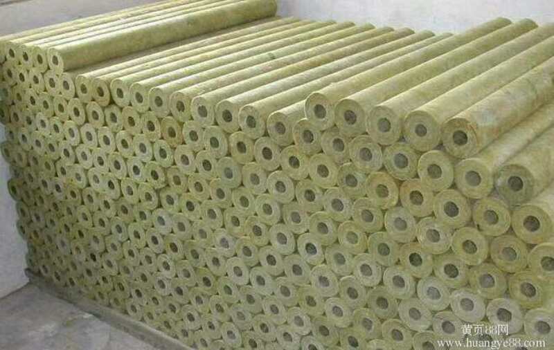 高端巖棉板巖棉板是以玄武巖為主要原材料，經(jīng)高溫熔融加工而成的無機(jī)纖維板。巖棉板又稱巖棉保溫裝飾板。