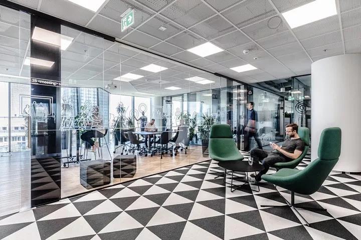 工業(yè)地坪風(fēng)——水泥基磨石地坪辦公室應(yīng)用充滿家的溫暖