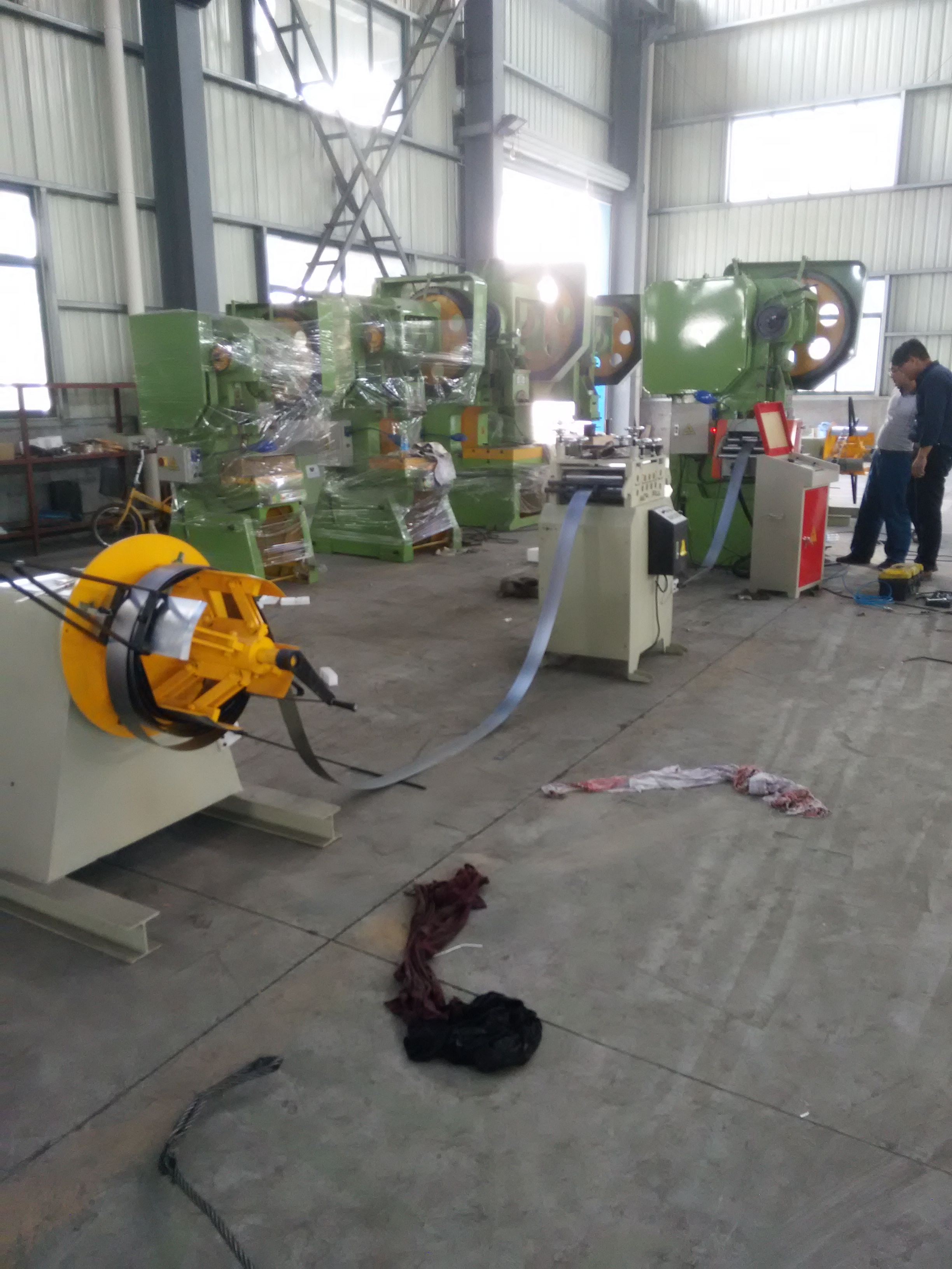 供應(yīng)常州 沖床送料機(jī)  鋼卷伺服沖壓送料機(jī)