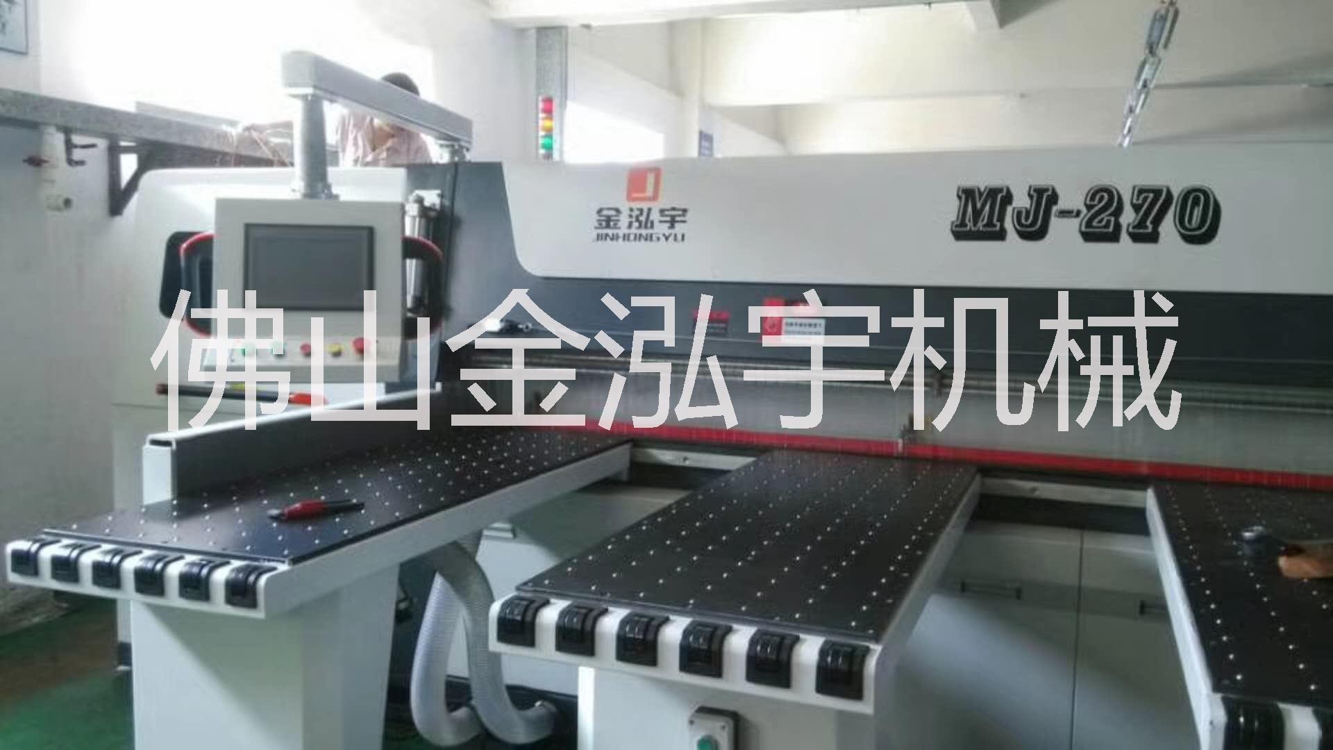 佛山亞克力電子裁板鋸廠家* 亞克力板 PC板 PS板專(zhuān)業(yè)裁切切面光滑 不爆邊 不變形 佛山亞克力電子鋸廠家*