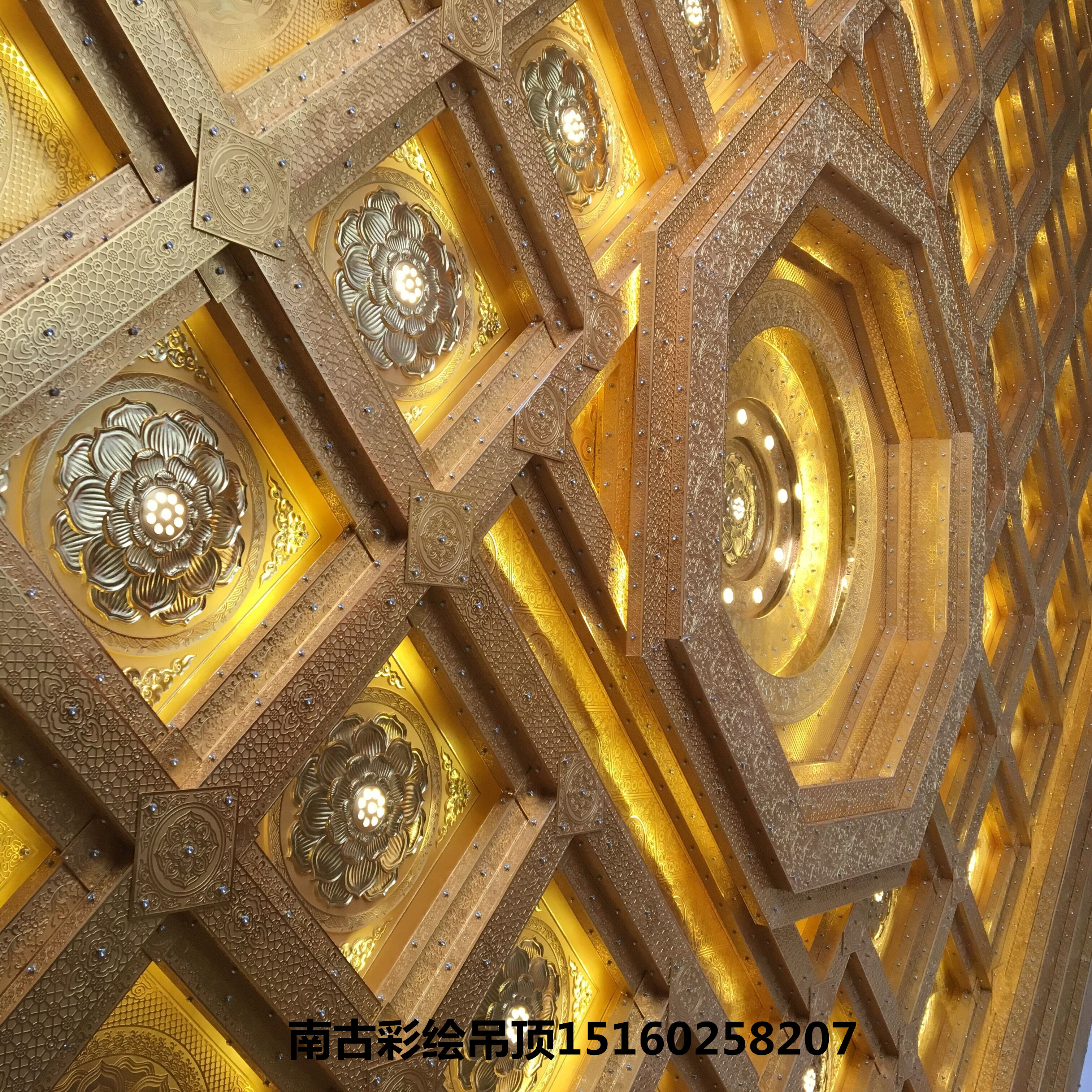 寺廟吊頂?shù)窕ㄔO(shè)寺廟吊頂?shù)窕ㄔO(shè)計(jì)古建筑彩繪吊頂計(jì)古建筑彩繪吊頂