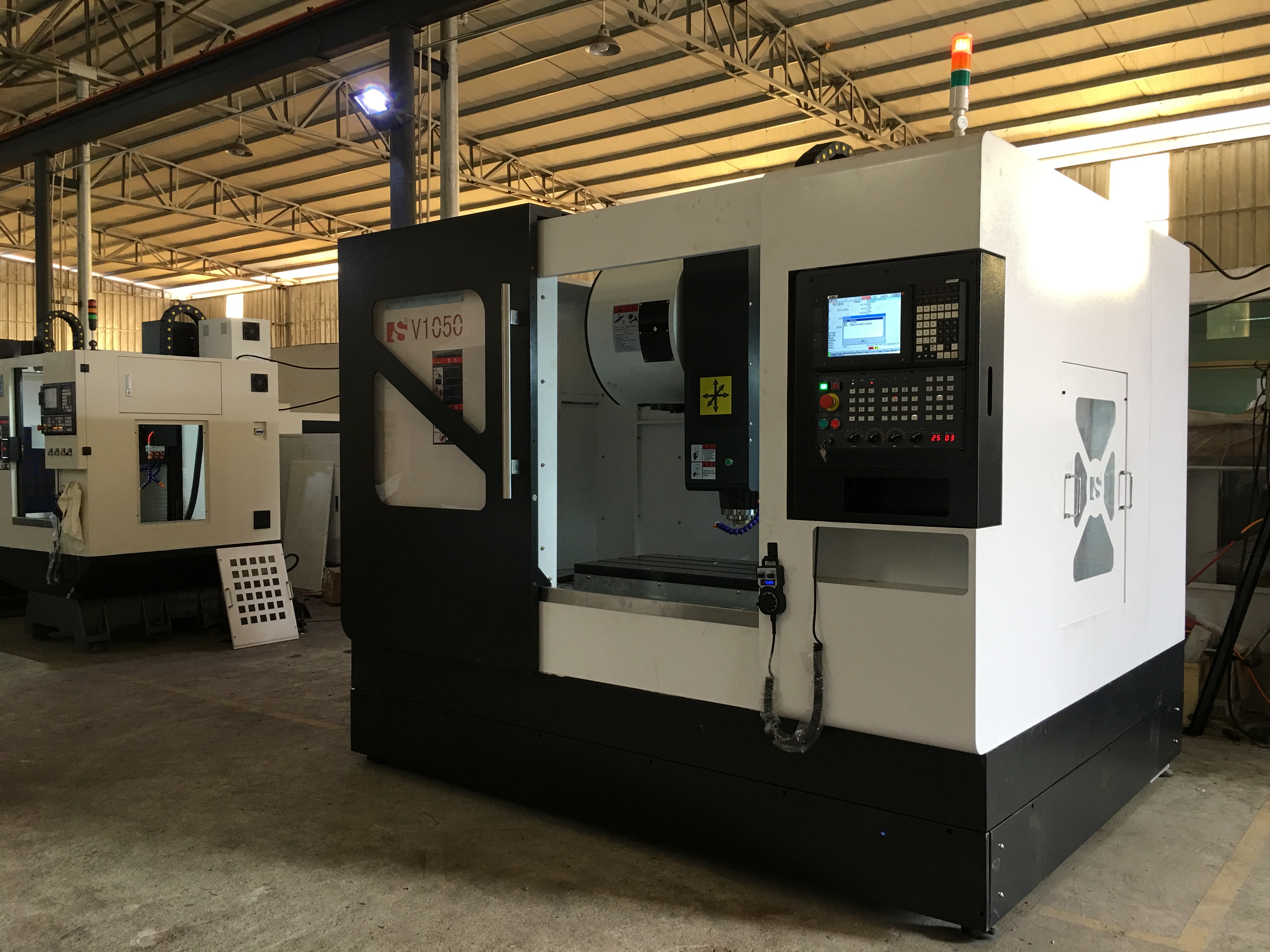 批發(fā)供應小型加工中心V1050L 小型加工中心 數(shù)控加工中心