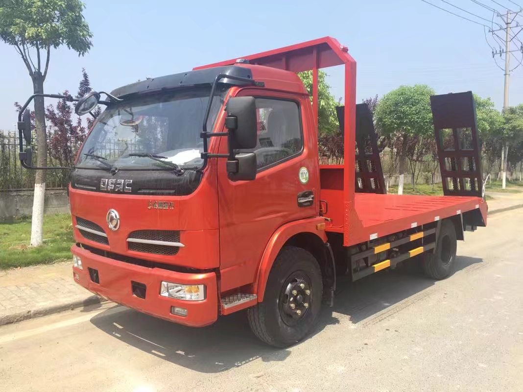 平板運輸車，拉挖掘機的車，平板車圖片，平板車數(shù)據(jù)，東風平板車