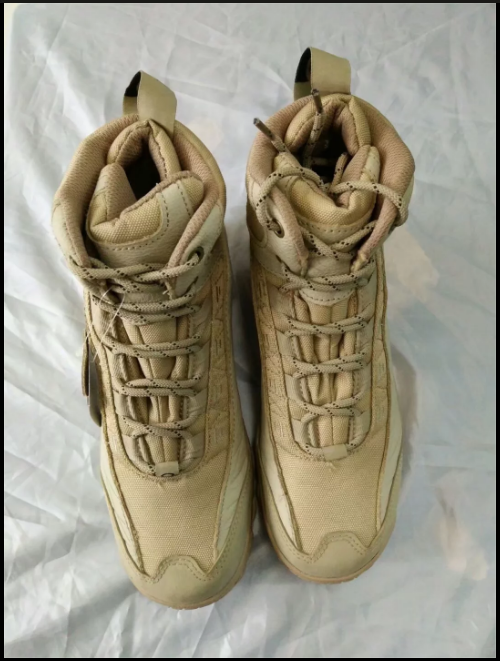 供應黑鷹登山鞋