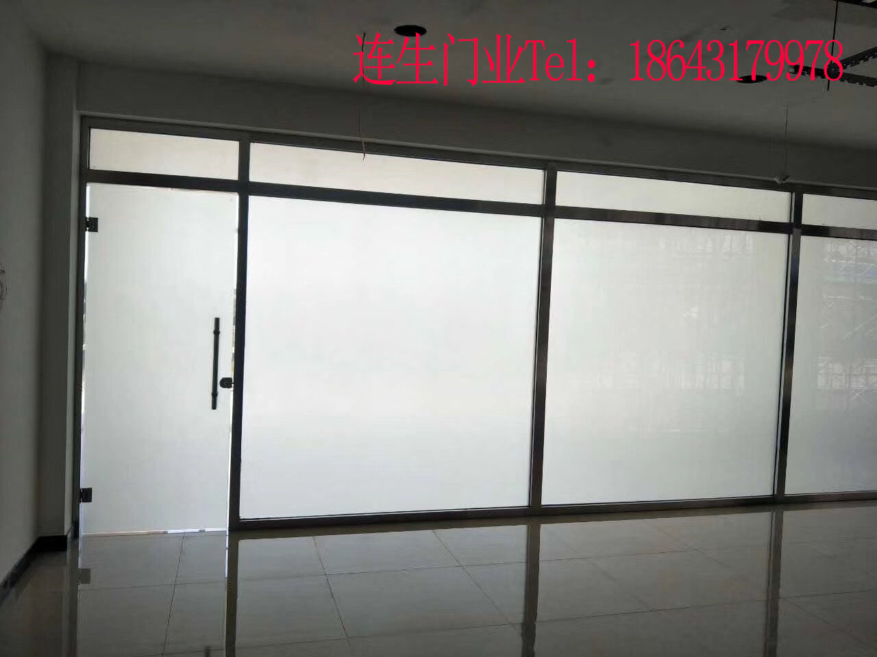 長春室外門臉型材門斗 長春室外門臉型材門斗鋁合金 長春室外臉型材門斗鋁合金玻璃門 長春室外型材門斗臉鋁合金玻璃門