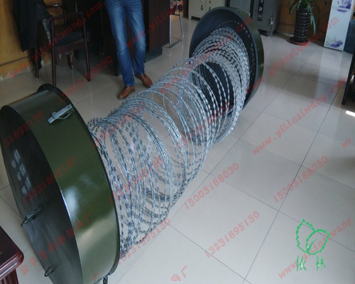 拖車式硬隔離墻喀什1.4米硬隔離墻阻隔網(wǎng) 拖車式硬隔離墻