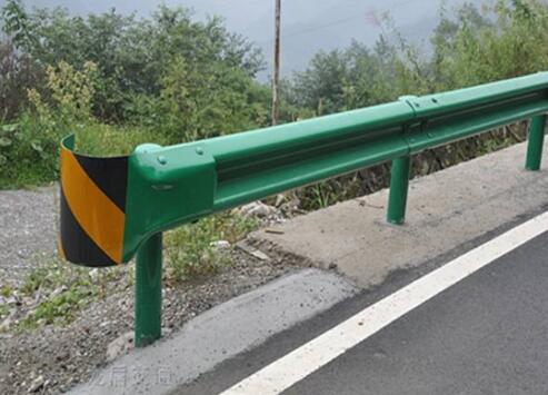 雙波護(hù)欄板鍍鋅公路護(hù)欄板 雙波護(hù)欄板鍍鋅公路護(hù)欄板高速公路