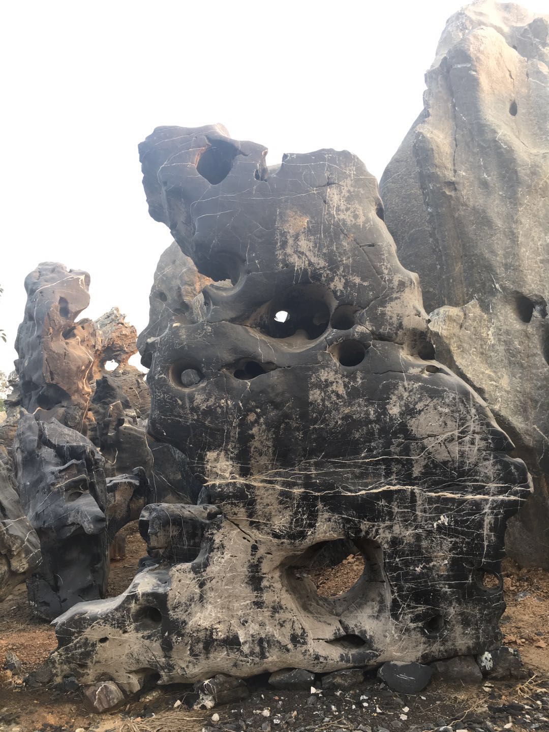 英德假山石報價 英德景觀石 景觀石廠家 景觀石價格 園林景觀石 太湖石景觀石 英德景觀石廠家 園林景觀石廠家