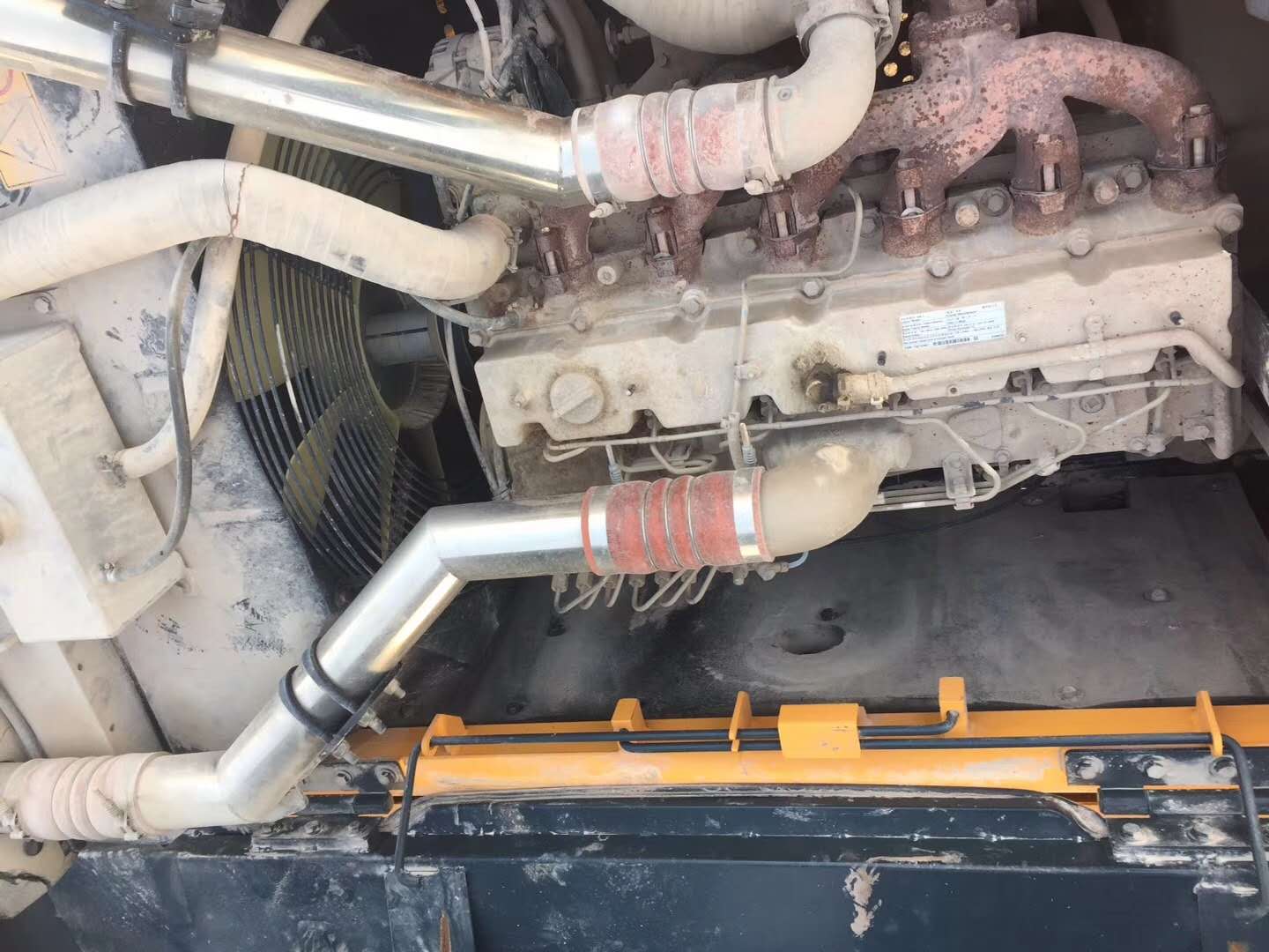 供應出售現(xiàn)代二手挖掘機 出售現(xiàn)代R335-9T挖掘機