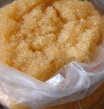 陽(yáng)樹脂001×7工業(yè)級(jí)強(qiáng)酸陽(yáng)離子交換樹脂001×7鍋爐軟化水樹脂